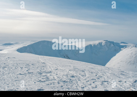 Stob Coire ein t-Sneachda und Cairn-man Stockfoto