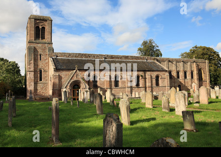 Denkmalgeschützte Kirche St. Cuthbert in Norham, Northumberland, England, UK Stockfoto