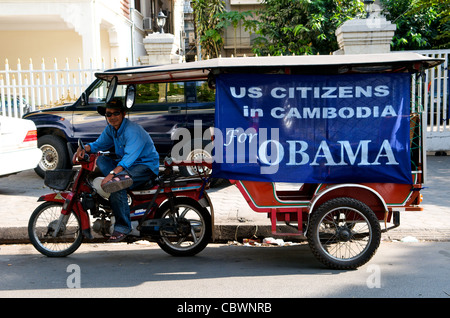 Tuk-tuk oder remork Durchführung der US-Bürger in Kambodscha für Obama" Schild, Phnom Penh, Kambodscha. Credit: Kraig Lieb Stockfoto