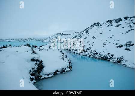 Schnee und Eis im blue Lagoon Spa Reykjavik Island Stockfoto