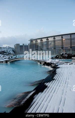 Schnee und Eis im blue Lagoon Spa Reykjavik Island Stockfoto