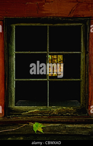 Alte rustikale Fenster in Vermont abgenutzt Stockfoto