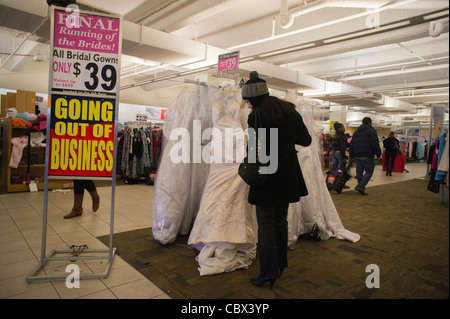 Räumungsverkauf bei der Filene Keller lagern am Union Square in New York Stockfoto