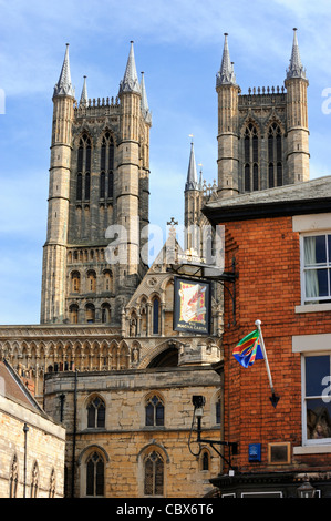 Die "Magna Carta" Pub und Lincoln Kathedrale Stockfoto