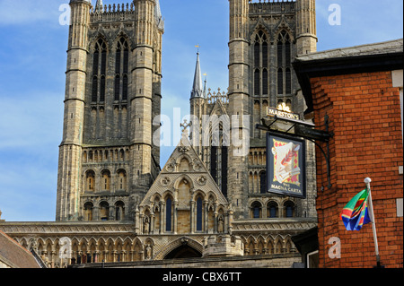 Die "Magna Carta" Pub und Lincoln Kathedrale Stockfoto