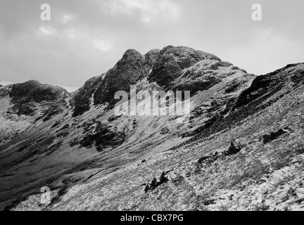 Schwarz / weiß Bild von Heu im Winter im englischen Lake District Stockfoto