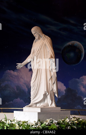 Christus Jesus Christus-Statue und Himmel in Salt Lake City. HLT Mormonen Kirche Tempel Besucher Zentrum zur Förderung christlicher Religion. Stockfoto