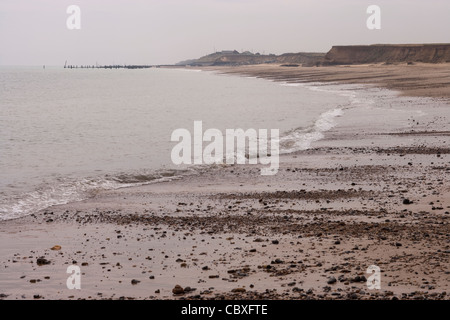 Happisburgh Strand und die Küste Richtung Norden. Stockfoto