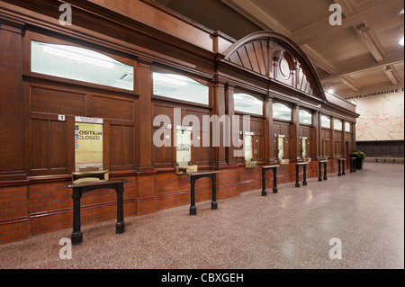 Leere Kasse Kassen in Manchester Victoria Rail Bahnhof Zug. Stockfoto