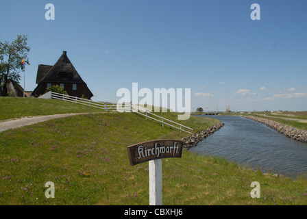 Kirchwarte auf der nordfriesischen Insel Hallig Hooge im UNESCO-Weltkulturerbe wattenmeer Norddeutschlands Stockfoto