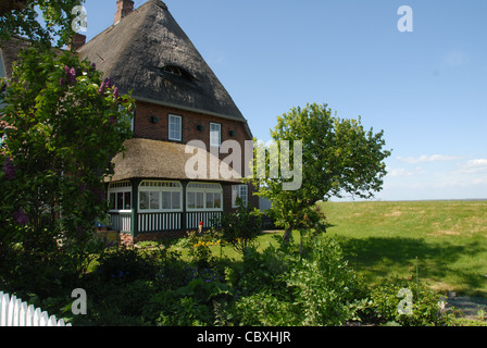 Kirchwarte auf der nordfriesischen Insel Hallig Hooge im UNESCO-Weltkulturerbe wattenmeer Norddeutschlands Stockfoto