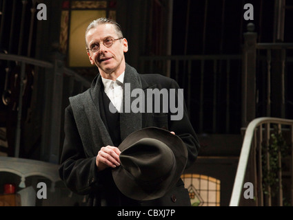 Die Ladykillers, öffnet sich eine neue Anpassung von Graham Linehan (Father Ted) am Gielgud Theatre, London, Darsteller Peter Capaldi. Stockfoto