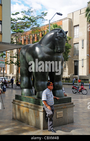 Skulptur von figurativen Malers und Bildhauers Fernando Botero Angulo, Plaza Botero, Medellin, Kolumbien Stockfoto