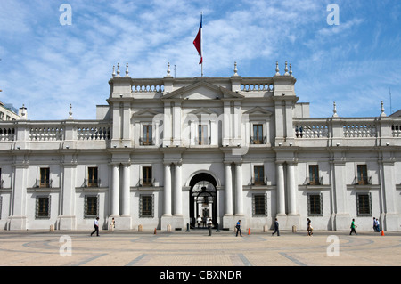 Santiago de Chile-Stadt. Syntagma-Platz und der Palast der Moneda(1784-1805). Haus der chilenischen Regierung. Stockfoto