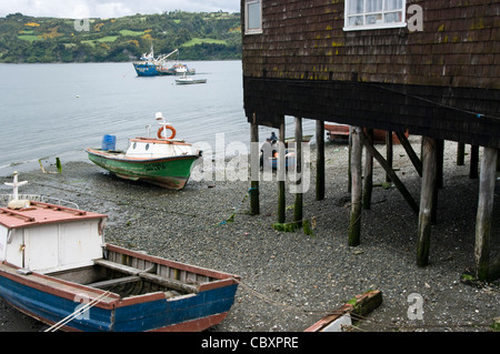 Chile. Chiloé Insel. Pfahlbauten in Dalcahue. Stockfoto