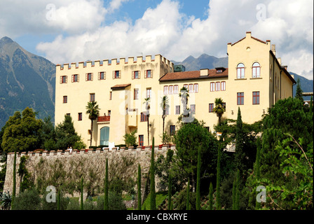 Schloss Trauttmansdorff mit den Botanischen Garten von Meran in Südtirol. Stockfoto