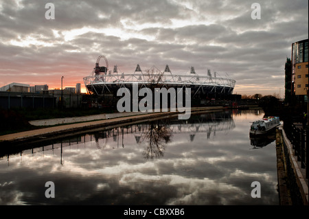 Olympic Park gesehen von Hackney Wick über Lee Navigationssystem, London, Vereinigtes Königreich Stockfoto