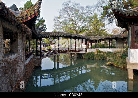 Fliegen-Regenbogen-Brücke. Humble Administrators Garden, Suzhou. Stockfoto