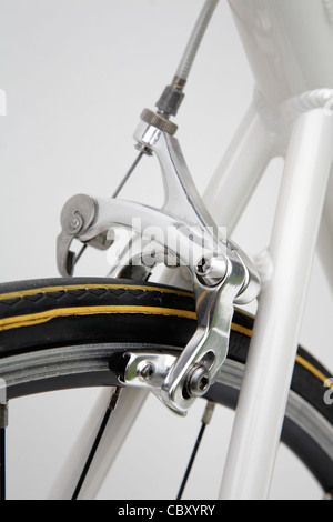 Studioaufnahme der Hinterradbremse Bremsen Hinterrad Reifen Fahrrad Fahrrad Stockfoto