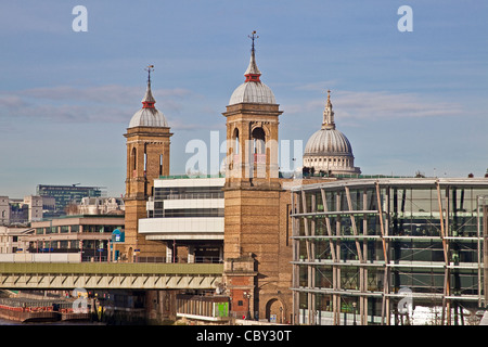 Der Ansatz zur Cannon Street Station gesehen von der London Bridge, Dezember 2011 Stockfoto