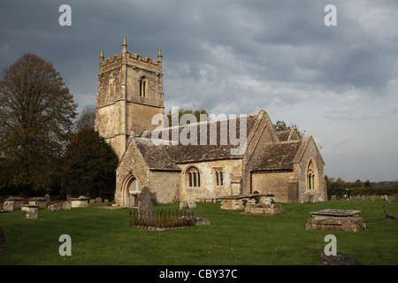 Kirche des Heiligen Kreuzes, Hankerton, Wiltshire, England Stockfoto