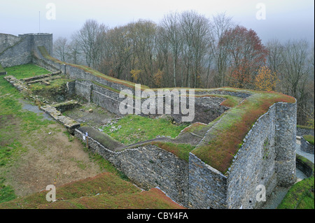 Ruinen des Schlosses Herbeumont in den belgischen Ardennen, Belgien Stockfoto