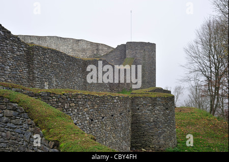 Ruinen des Schlosses Herbeumont in den belgischen Ardennen, Belgien Stockfoto