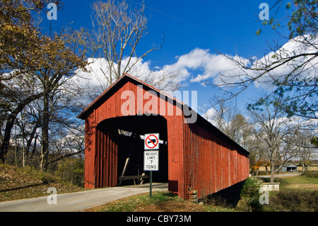 Die James bedeckt Brücke auf Graham Creek in Jennings County, Indiana Stockfoto