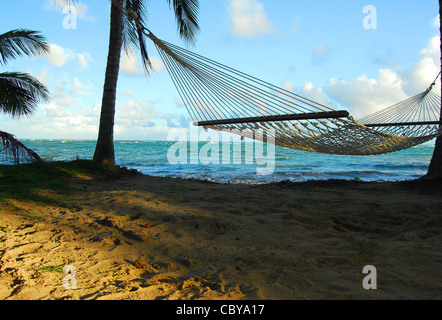 Eine Hängematte auf Honeymoon Beach in St. Lucia in der Karibik Stockfoto