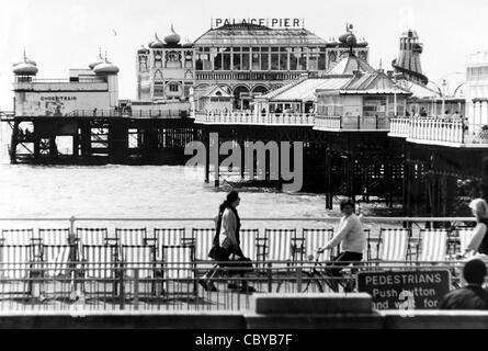 Das Palace Pier in Brighton im Jahre 1982 Stockfoto