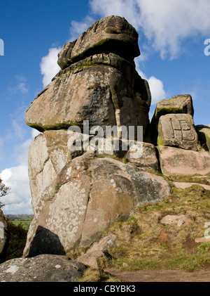 Unzugänglichen Pinnacle auf Robin Hoods Stride ein Gritstone-Felsen in der Nähe von Birchover in Derbyshire Peak District Stockfoto