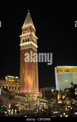 Venetian Hotel Tower in der Weihnachtszeit Stockfoto