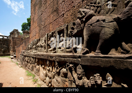 Antike Ruinen. Versteckte Wand. Terrasse des Lepra-Königs. Angkor. Kambodscha Stockfoto