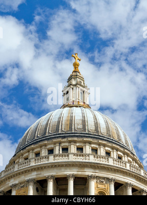 Kuppel der St. Pauls Kathedrale in London Stockfoto