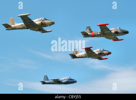 Die vier BAC Strikemasters Team Viper anzeigen auf der Cotswold Air Show in Cotswold Airport, Kemble, Gloucestershire Stockfoto