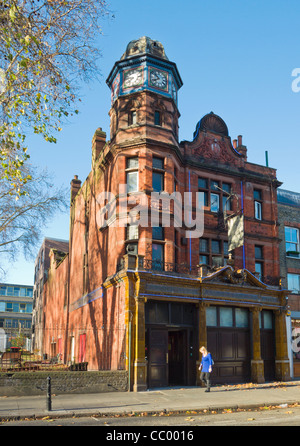 Ye Olde Axt, einer ehemaligen Gastwirtschaft in Shoreditch, London, jetzt ein populärer Musik und Erotik Club. Stockfoto