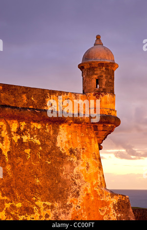 Krieger: Turm des historischen spanischen Fort - El Morro am Eingang zum Hafen im alten San Juan Puerto Rico Stockfoto