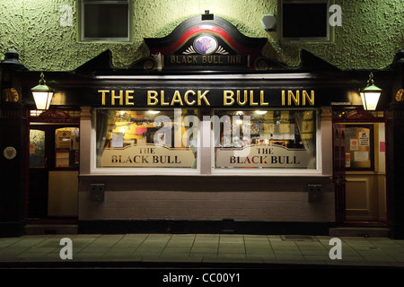 Außenansicht des Black Bull Inn in Nacht, Lanchester Dorf Nord-Ost-England, UK Stockfoto