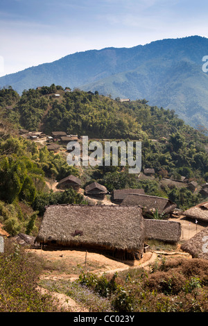 Indien, Arunachal Pradesh, Daporijo, obere Subansiri Bereich, Hill Village aus Naturmaterialien gebaut Stockfoto