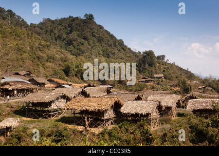 Indien, Arunachal Pradesh, Daporijo, obere Subansiri Bereich, Hügel Dorf aus Naturmaterialien gebaut Stockfoto