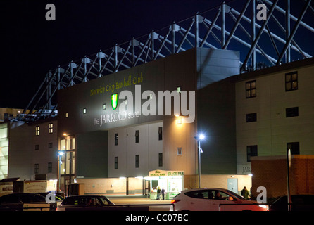 Norwich City Football Club Stadion bei Nacht Stockfoto