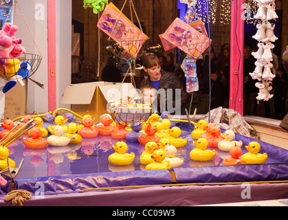 Hook-a-Ente Kirmes Spiel Stockfoto