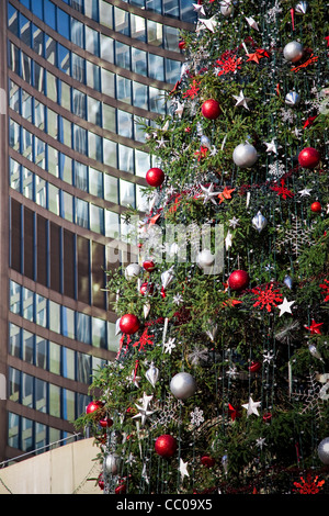 Abstraktes Bild des Weihnachtsbaums in Toronto City Hall Stockfoto