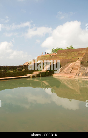 Der Pool im Palads an der Spitze von Sigiriya (Lion es Rock), Sri Lanka Stockfoto