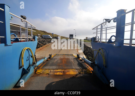 Loading Ramp Deck von Islay, Jura Auto Fähre in der schottischen Islandss Port Askaig auf Islay Feolin Jura Stockfoto