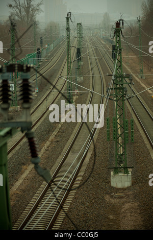 Viele der Eisenbahn Schienen-Shooting von oben in Berlin, Deutschland Stockfoto