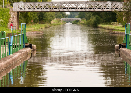 Kanal sperren, Bourg-le-Comte 71110, Canal Roanne À Digoin, Saone et Loire (71), Bourgogne, Frankreich, Stockfoto