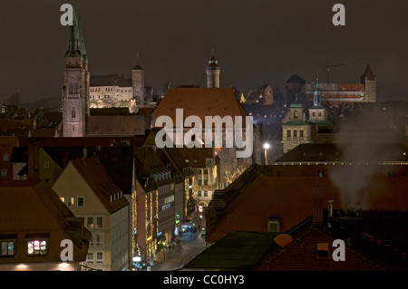 Nachtzeit Blick über das alte Stadt Nürnberg, Franken, Bayern, Deutschland, Europa. Stockfoto