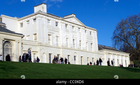 Großbritannien London Hampstead Heath Sonntag Wanderer im Kenwood house Stockfoto