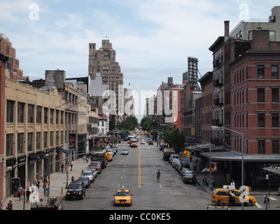 West 14th Street, Washington Street, New York, Manhattan. Meat Packing District gelbes Taxi Cab, Blick aus der High Line Park, Stockfoto